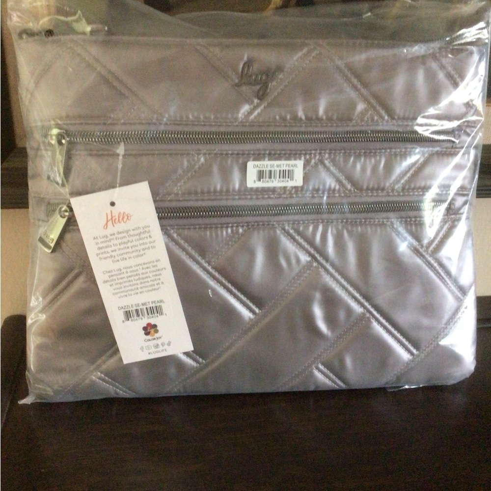 BNWT lug Dazzle SE Met Pearl Quilted Crossbody Bag - Silver